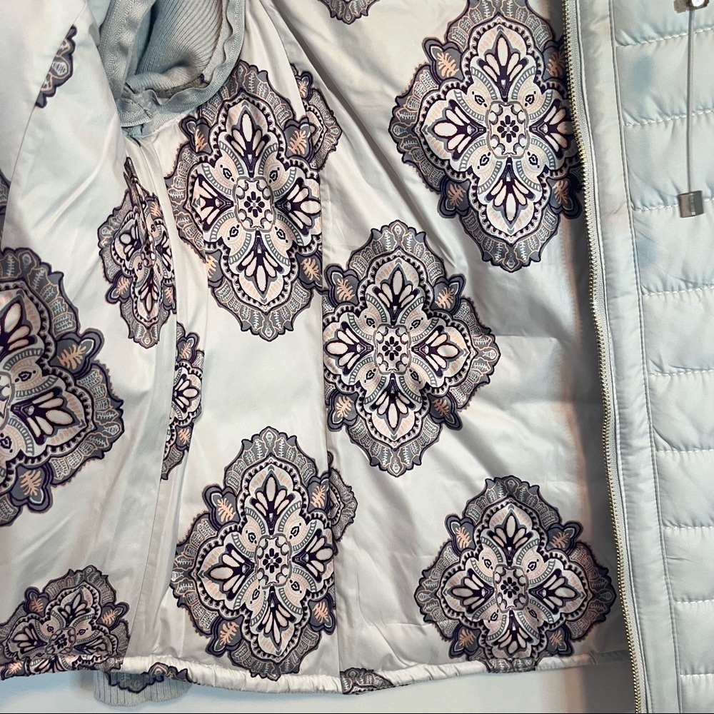 Chico’s Zenergy Convertible Puffer Jacket Paisley Print Reversible Multi Wear - Picture 11 of 14
